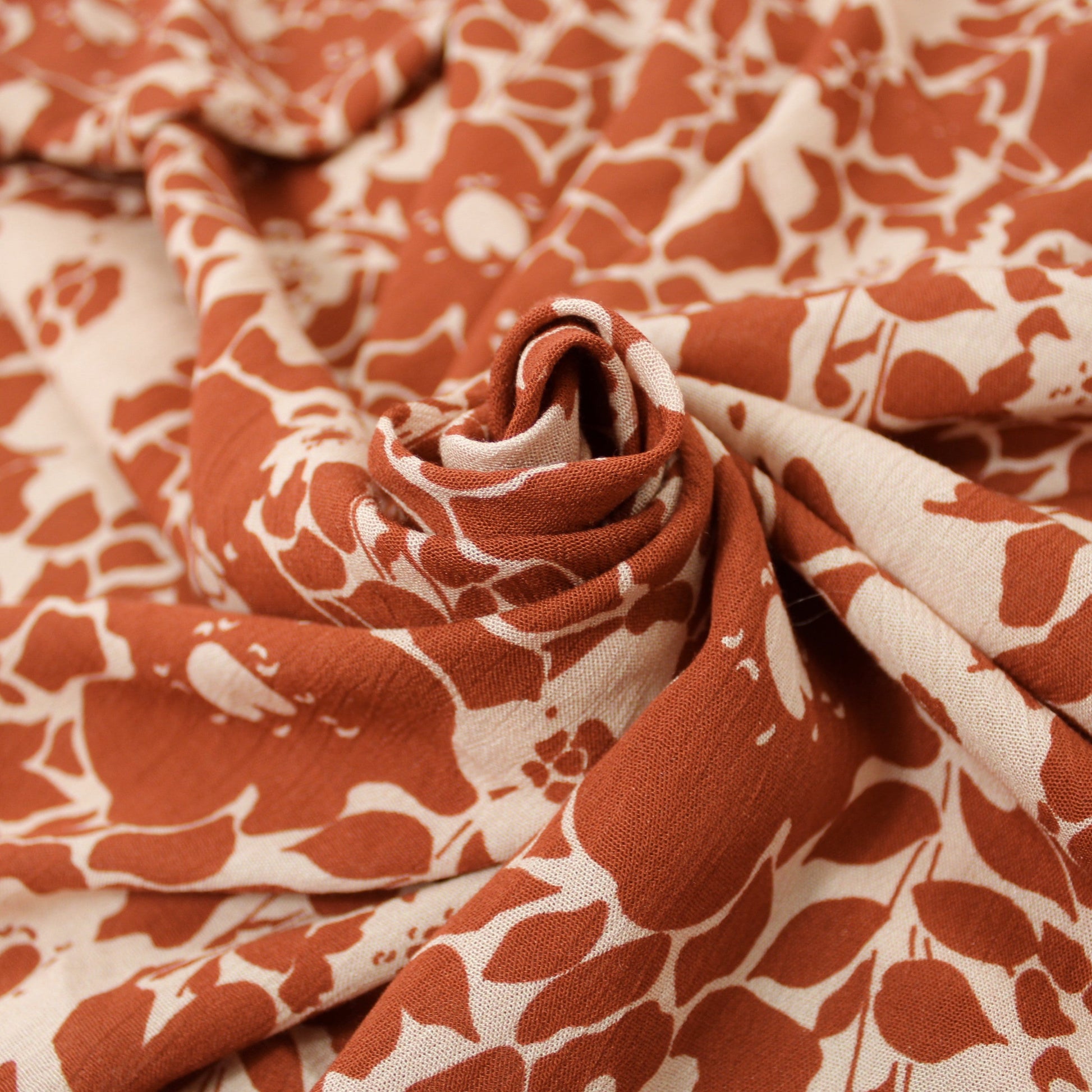 Tissu crêpon viscose - imprimé fleurs abstraites - ton terracotta - photo 1/5 | So Tissus