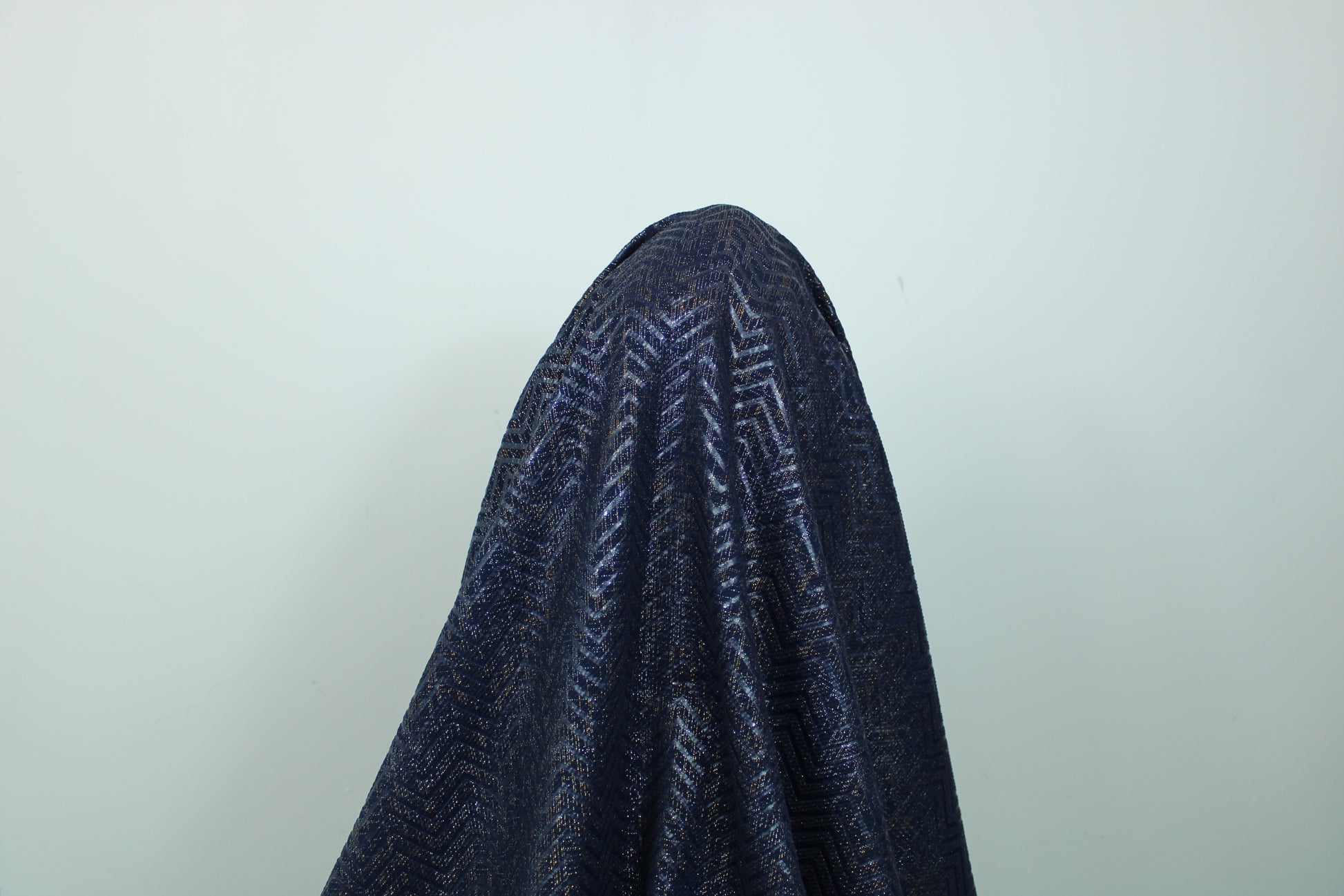 Tissu maille - à chevrons - ton bleu marine - photo 3/5 | So Tissus
