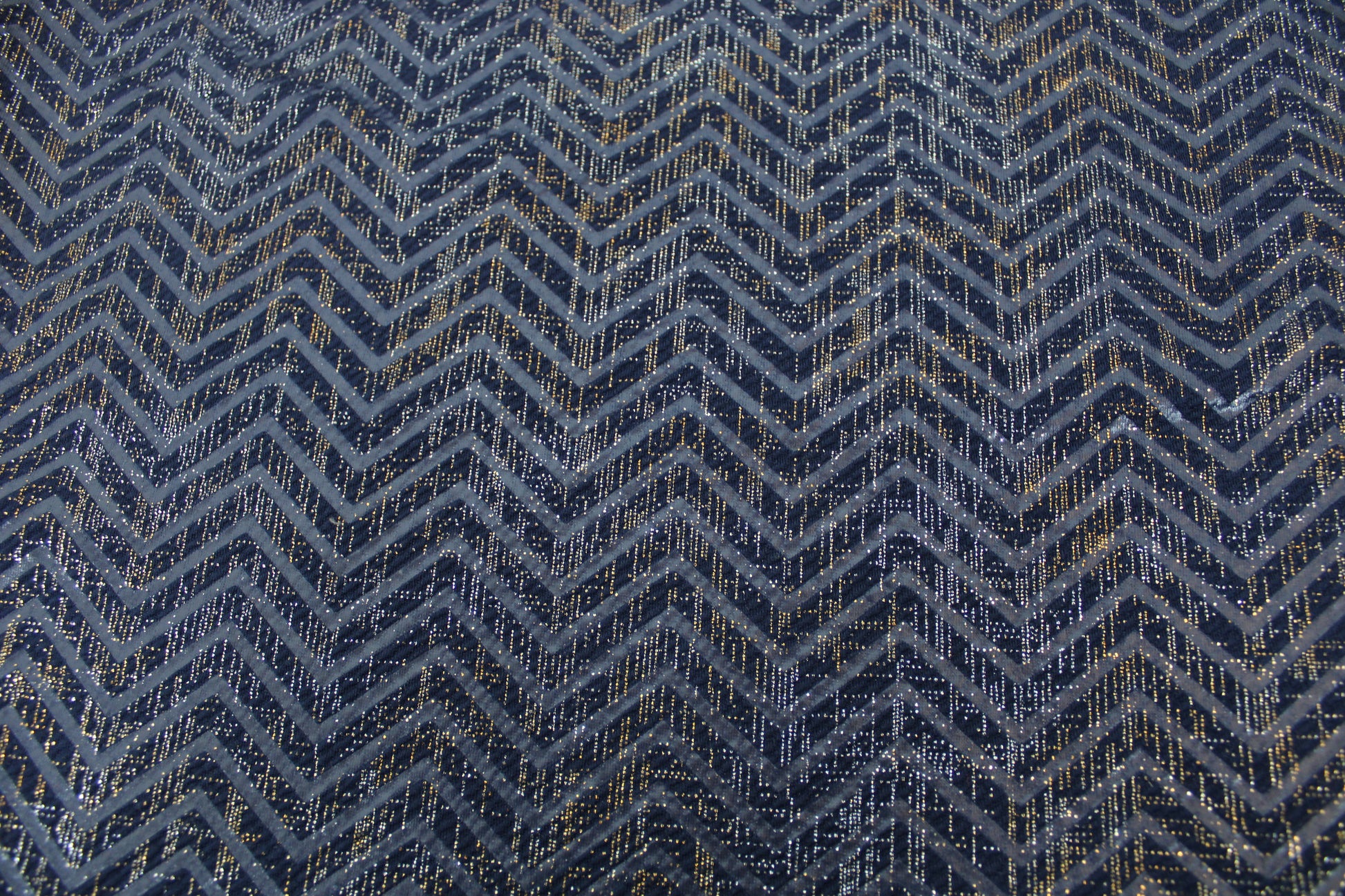 Tissu maille - à chevrons - ton bleu marine - photo 5/5 | So Tissus