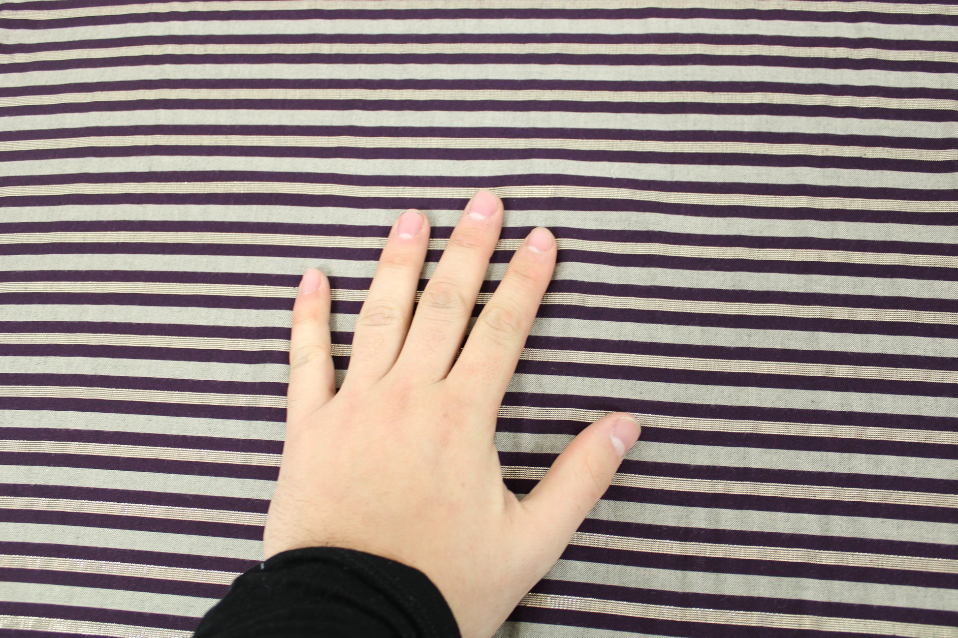 Tissu viscose - à rayures - violet et argent - photo 4/4 | So Tissus