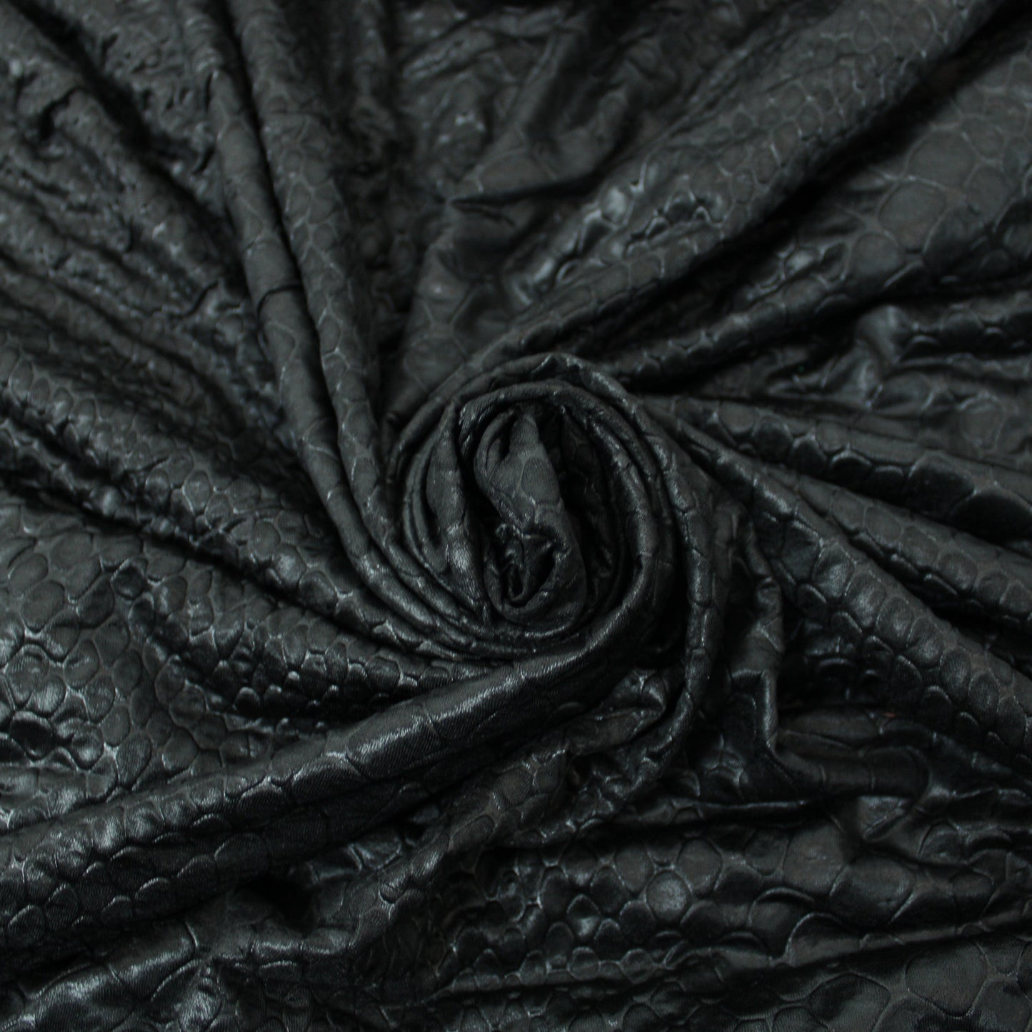 Tissu maille imitation reptile  - noir - photo 1/4 | So Tissus
