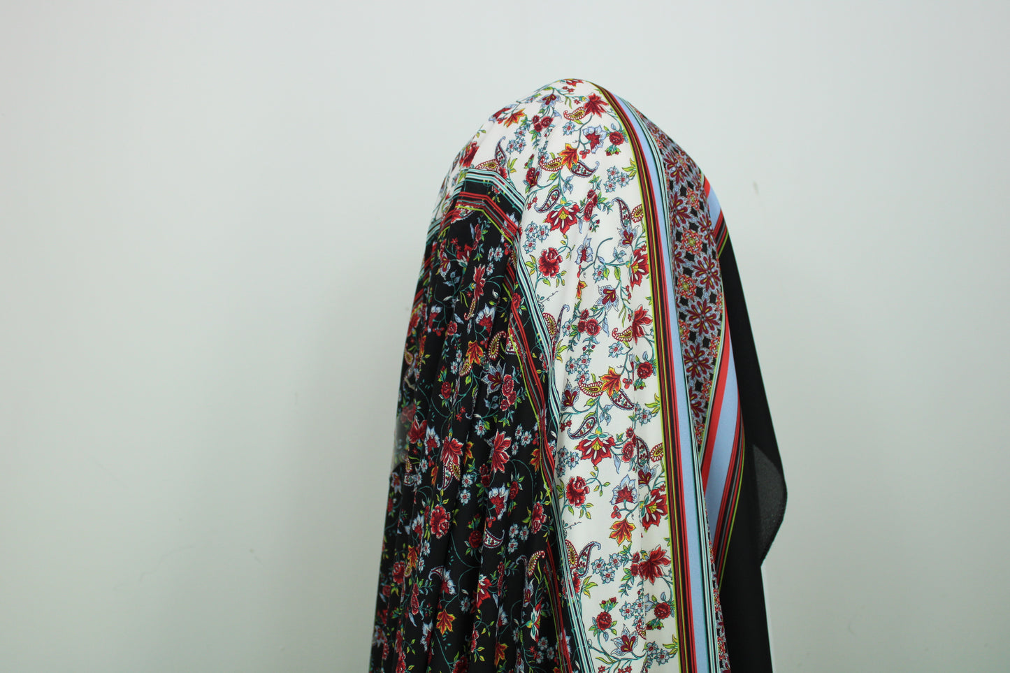 Tissu crêpe georgette  - imprimé bandes fleuris - photo 3/5 | So Tissus