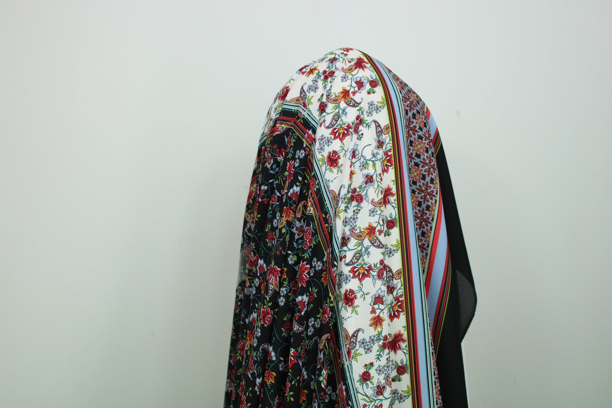 Tissu crêpe georgette  - imprimé bandes fleuris - photo 3/5 | So Tissus