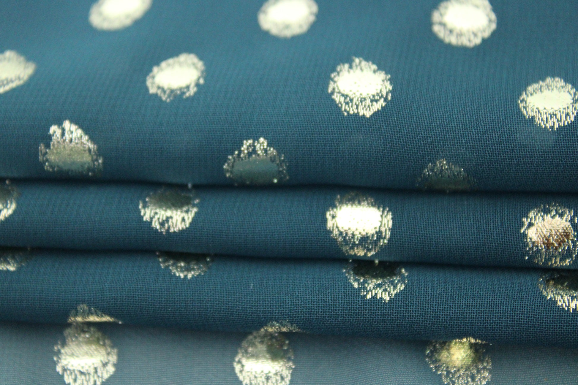 Tissu crêpe georgette  - à pois argenté - photo 2/6 | So Tissus