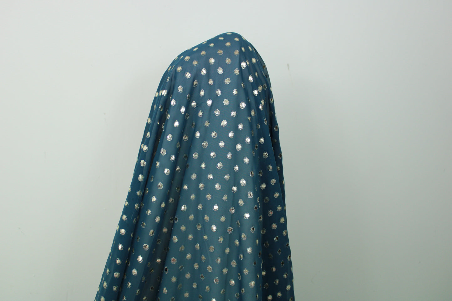 Tissu crêpe georgette  - à pois argenté - photo 3/6 | So Tissus