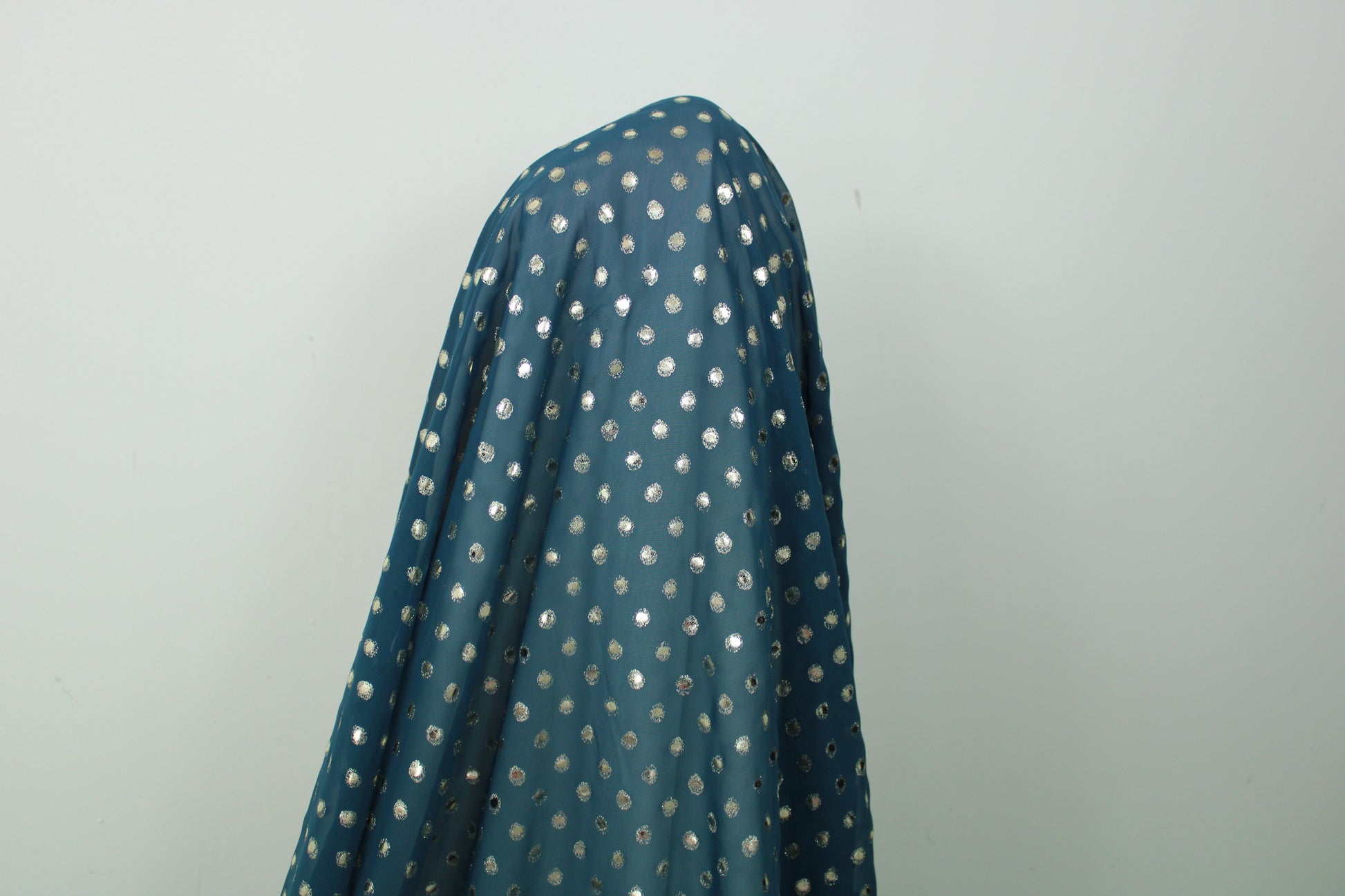 Tissu crêpe georgette  - à pois argenté - photo 3/6 | So Tissus