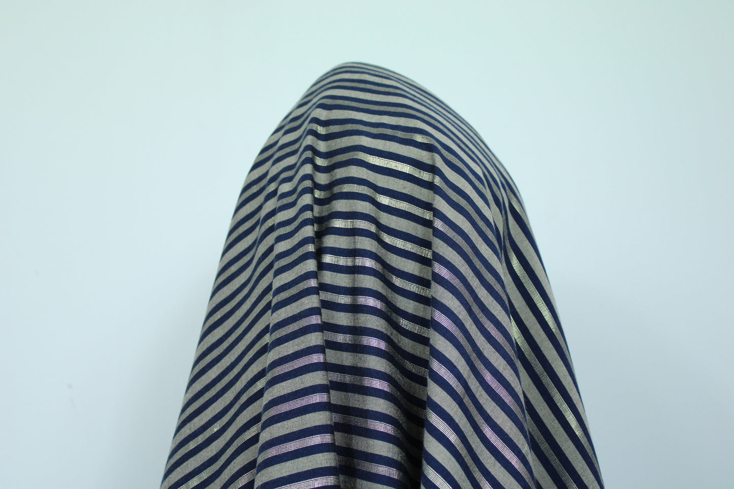 Tissu viscose - à rayures - bleu marine et argent - photo 2/3 | So Tissus
