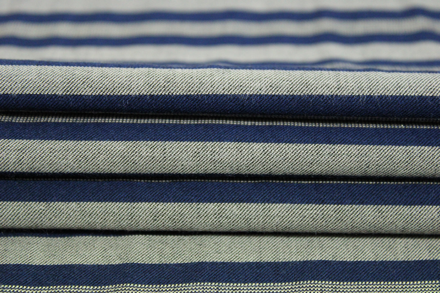 Tissu viscose - à rayures - bleu marine et argent - photo 3/3 | So Tissus