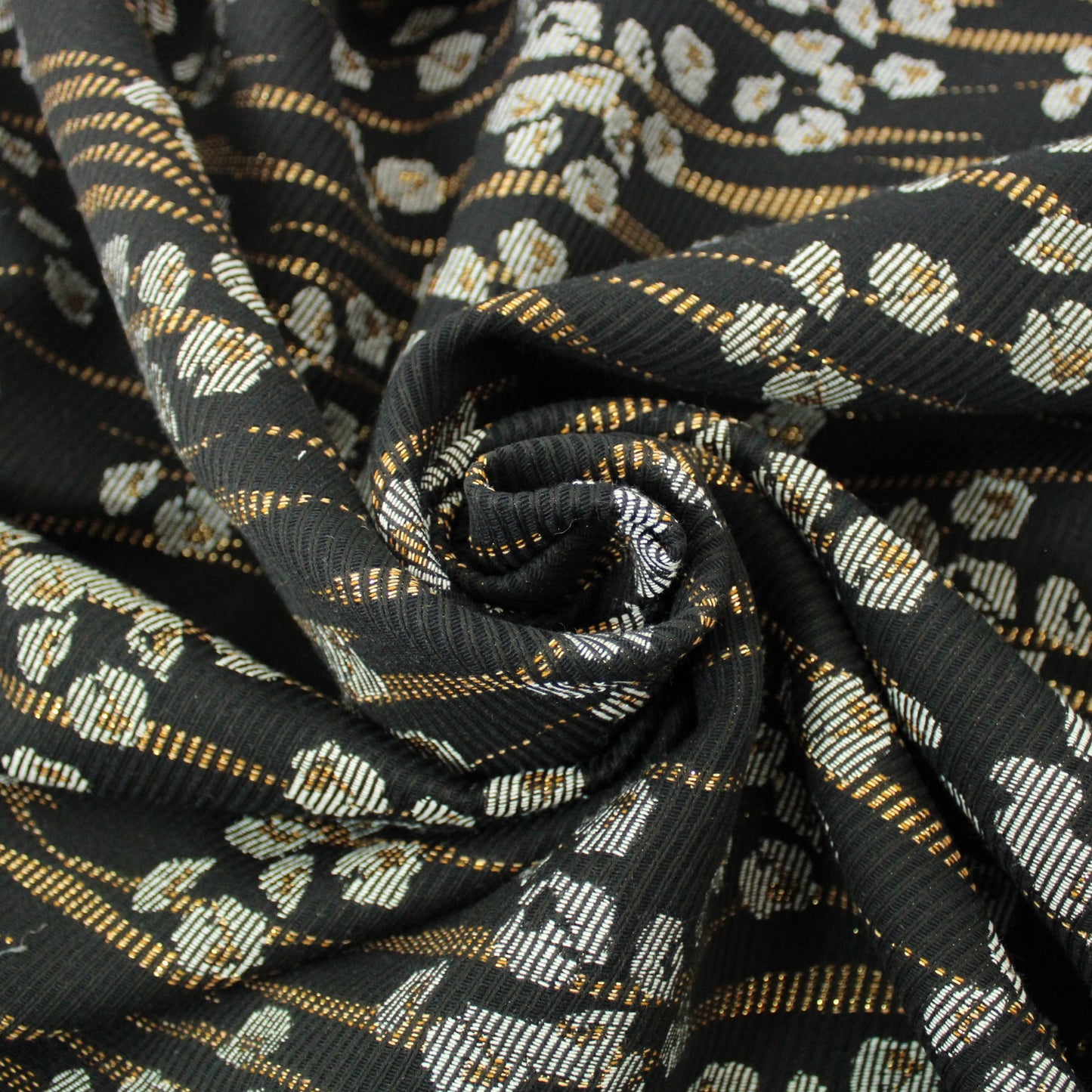 Tissu brocart - imprimé fleuri - noir et doré - photo 1/5 | So Tissus