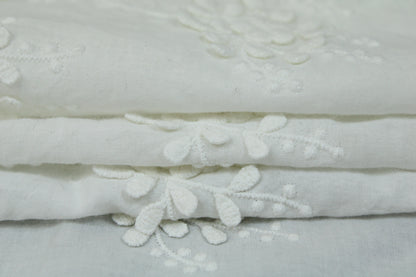 Tissu broderie anglaise - fleuri - blanc - photo 2/5 | So Tissus