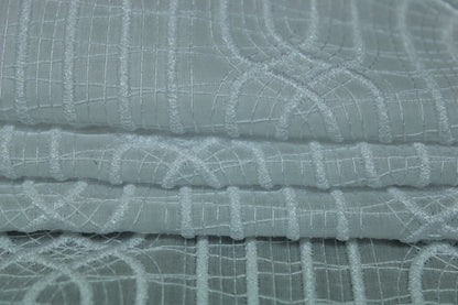 Tissu voile coton brodé - motif géométrique - blanc irisée - photo 2/6 | So Tissus