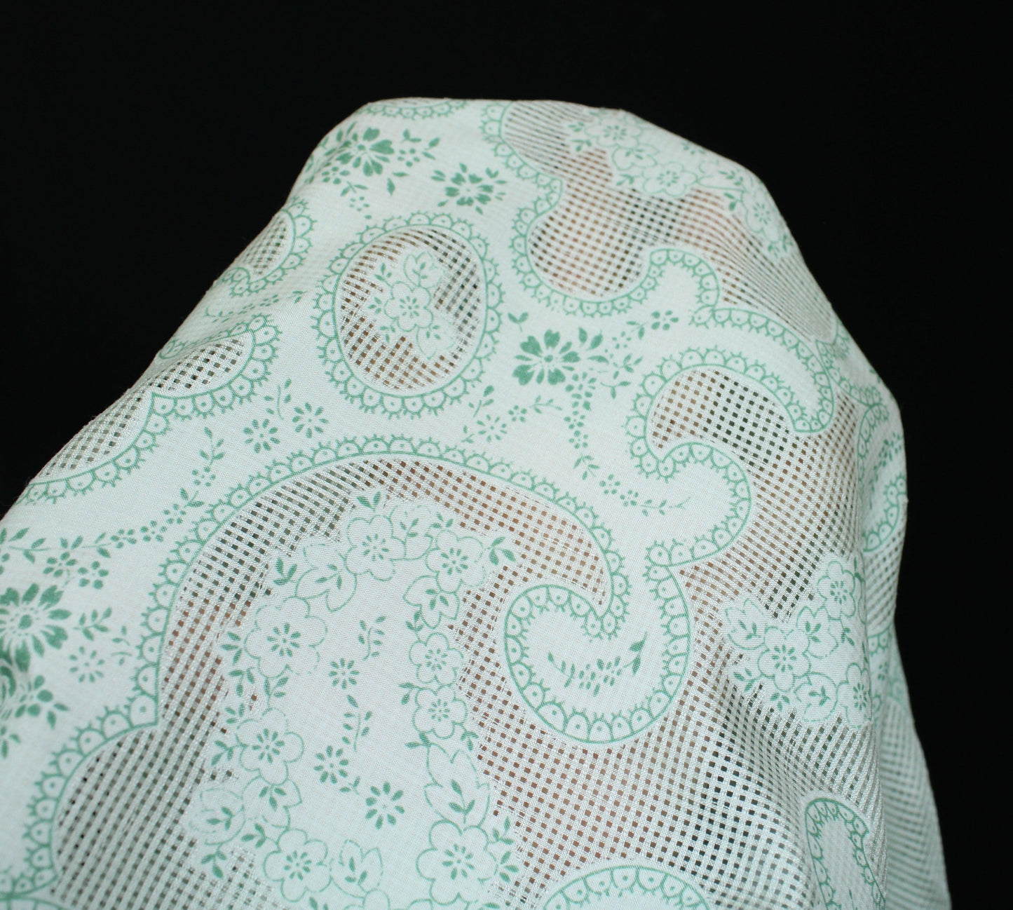 Tissu voile de soie et coton - imprimé arabesque - blanc et vert - photo 6/6 | So Tissus