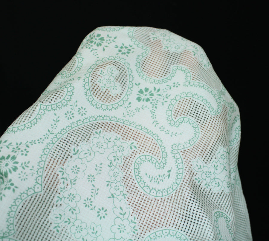 Tissu voile de soie et coton - imprimé arabesque - blanc et vert