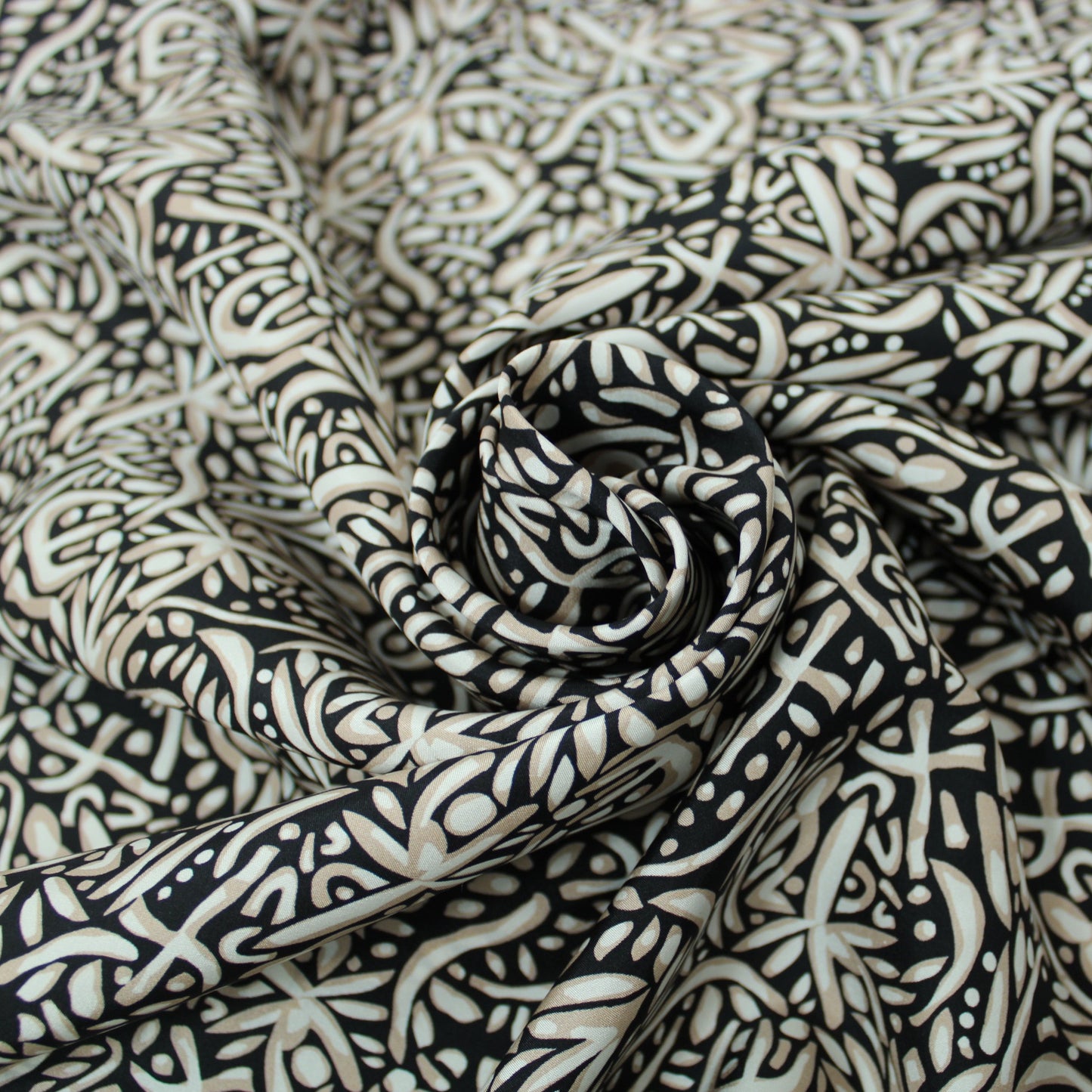 Tissu soie plume - imprimé éthnique - photo 1/5 | So Tissus