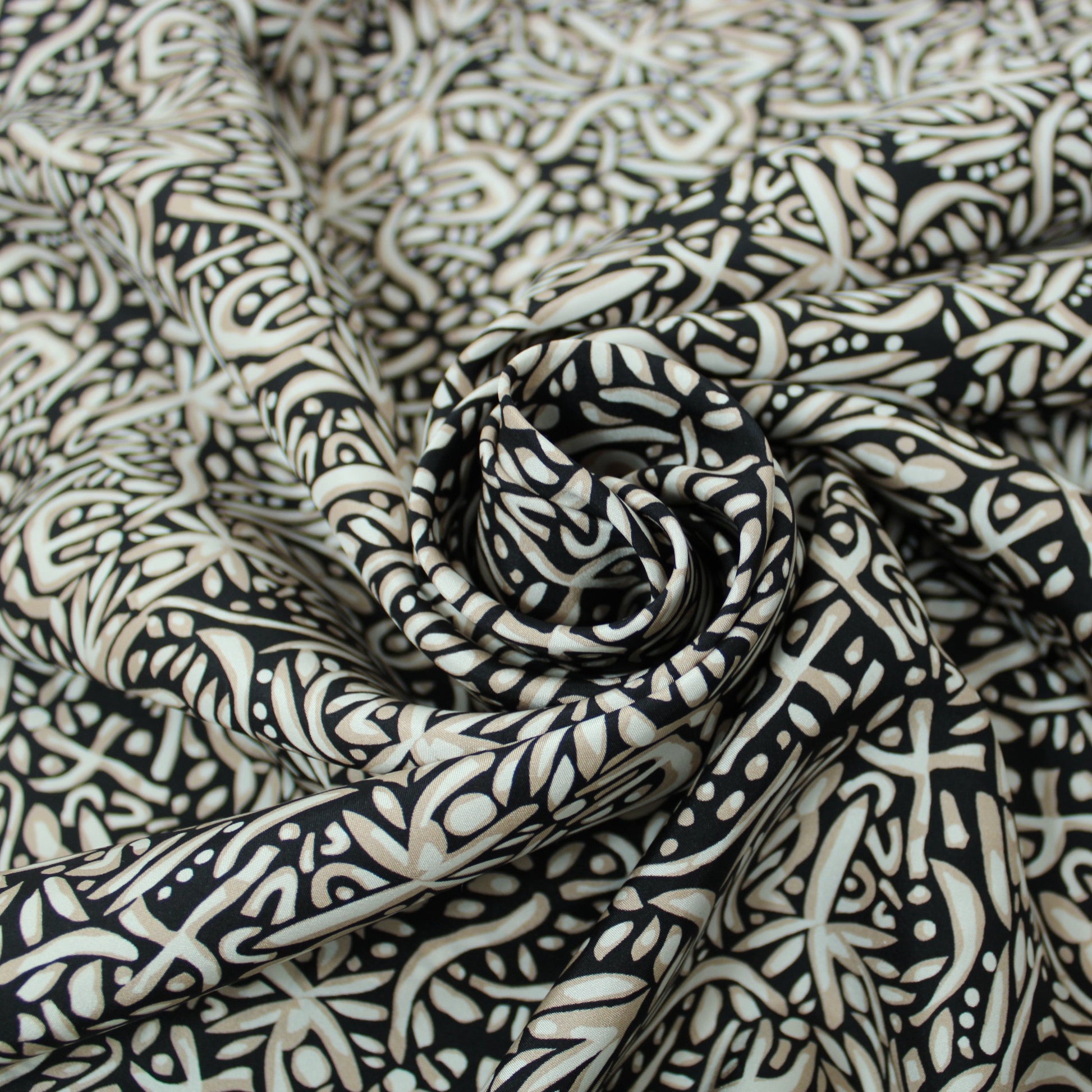 Tissu soie plume - imprimé éthnique - photo 1/5 | So Tissus