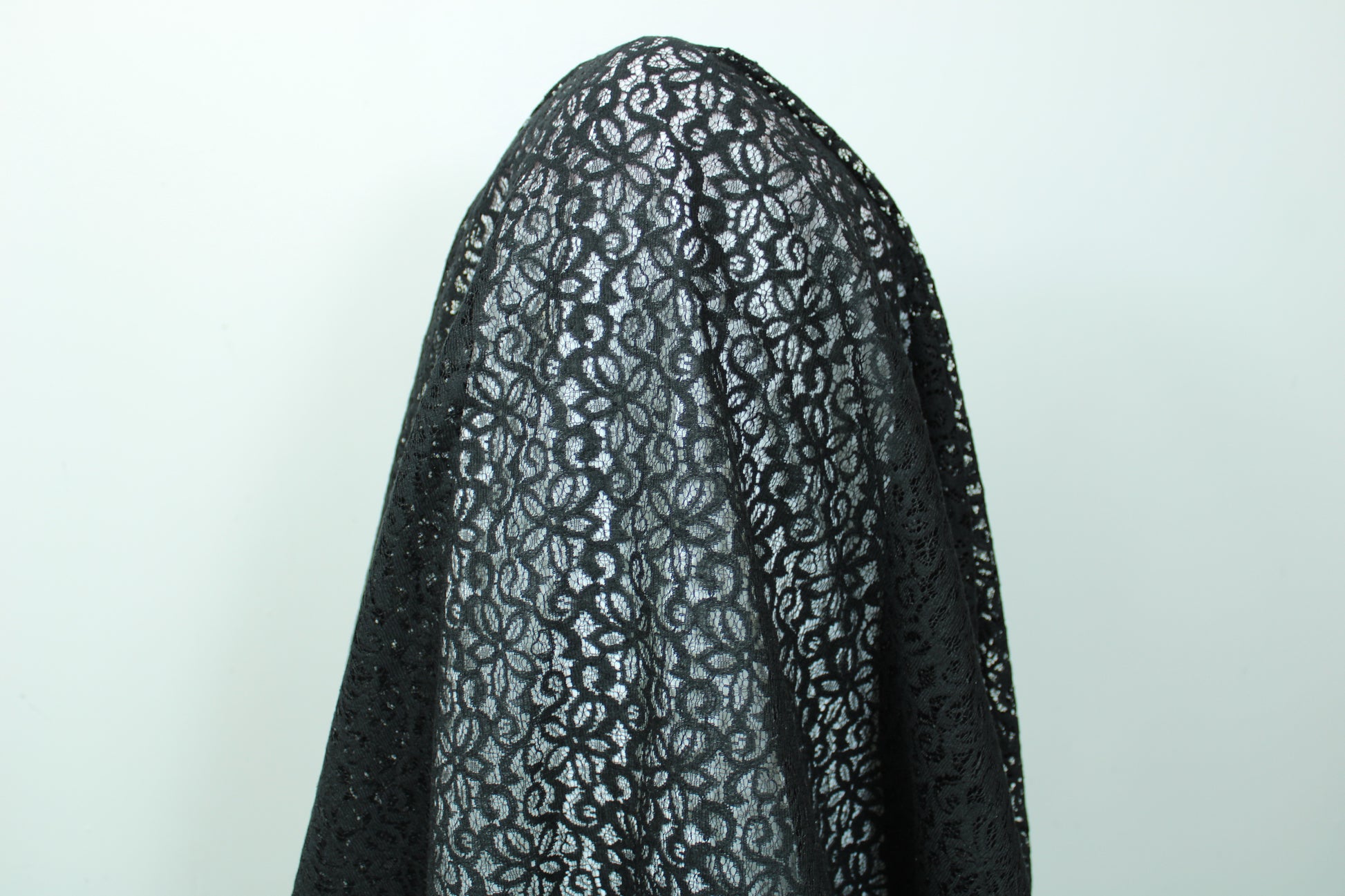 Tissu dentelle motif fleuri- noir - photo 3/5 | So Tissus