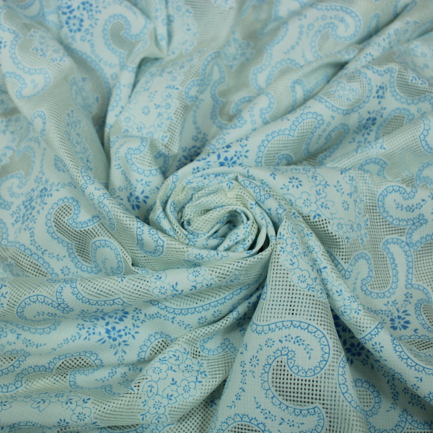 Tissu voile de soie et coton- imprimé arabesque - blanc et bleu ciel - photo 1/6 | So Tissus
