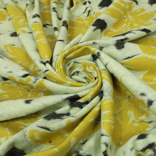 Tissu maille duveteuse - imprimé fleuri - ton jaune - photo 1/5 | So Tissus