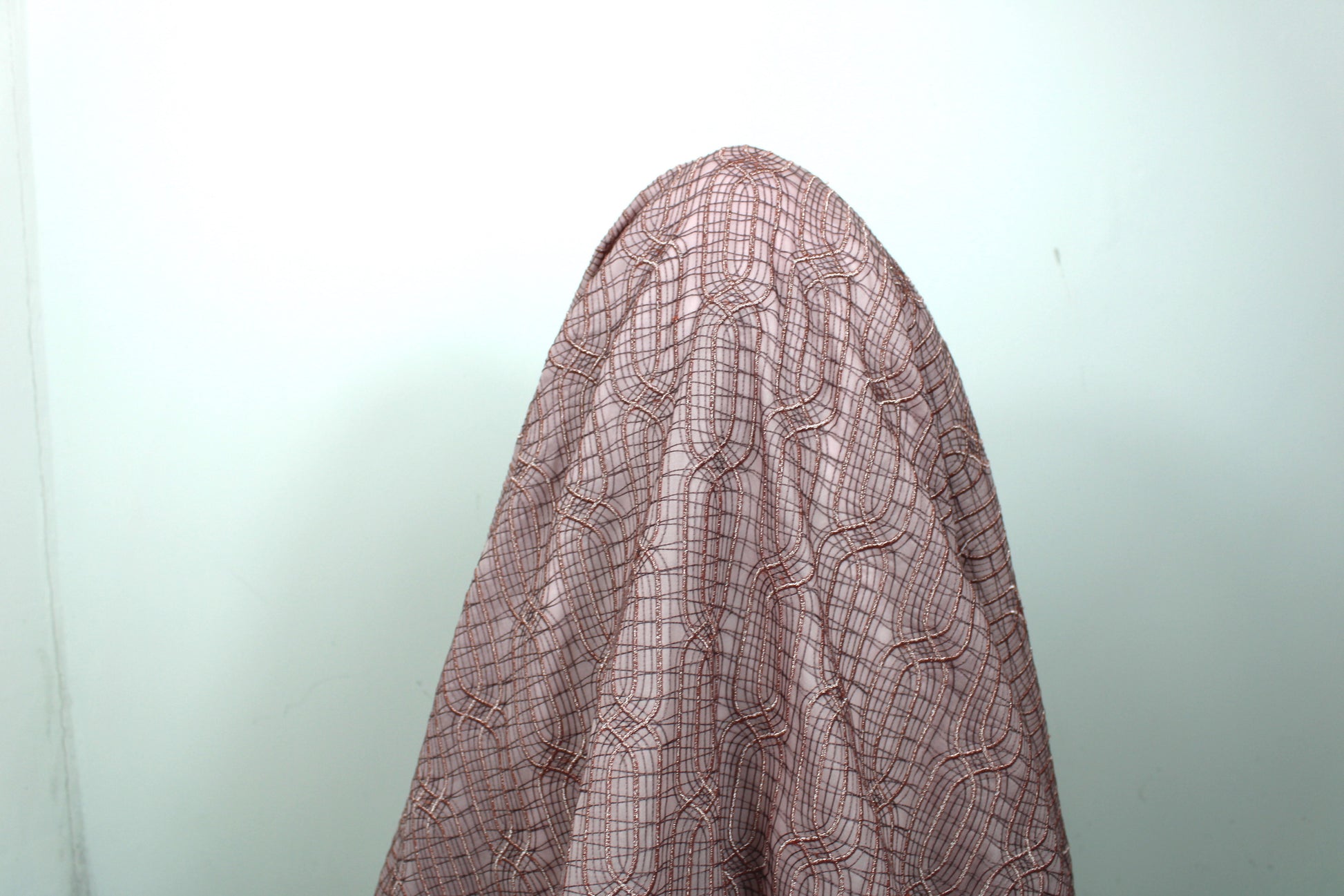 Tissu voile coton brodé - motif géométrique - vieux rose - photo 3/5 | So Tissus