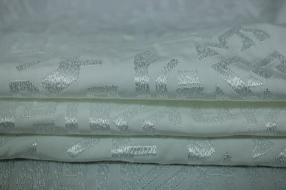 Tissu popeline de coton brodé - blanc - photo 2/5 | So Tissus