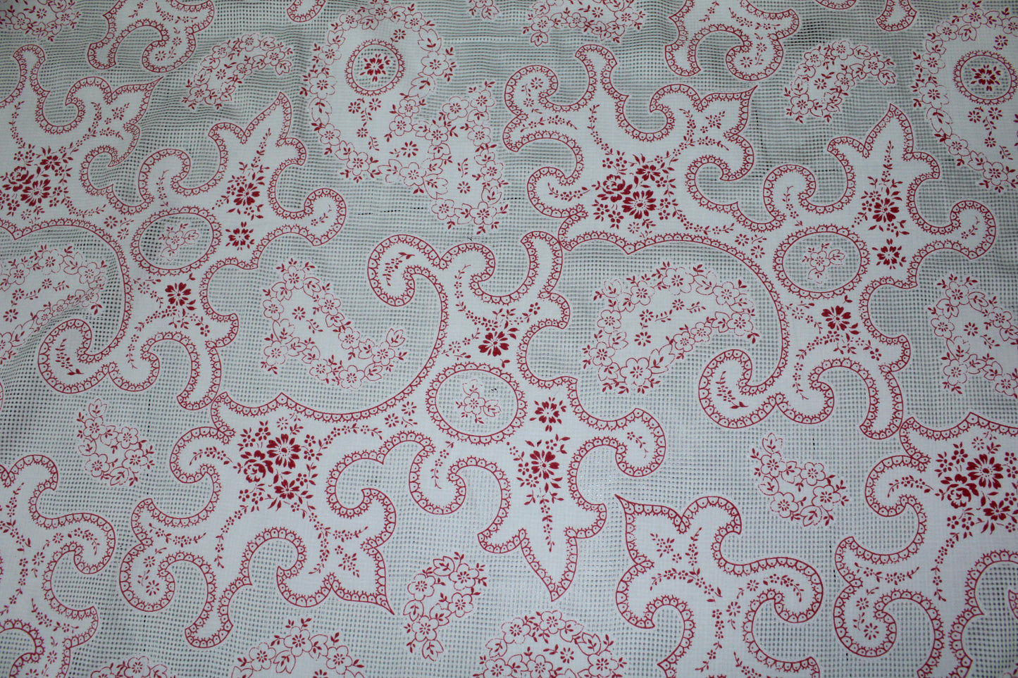 Tissu voile de soie et coton- imprimé arabesque - blanc et framboise - photo 4/5 | So Tissus