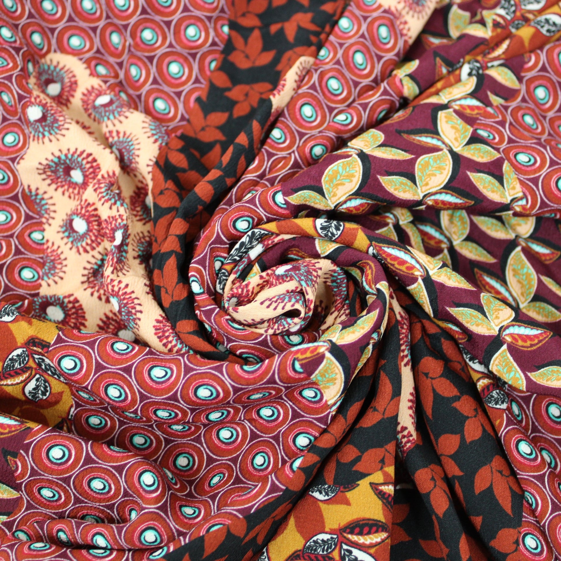 Tissu crêpe viscose - imprimé patchwork - photo 1/5 | So Tissus