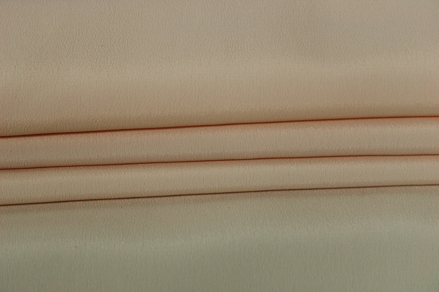 Tissu crêpe de chine en soie - nude - photo 2/3 | So Tissus