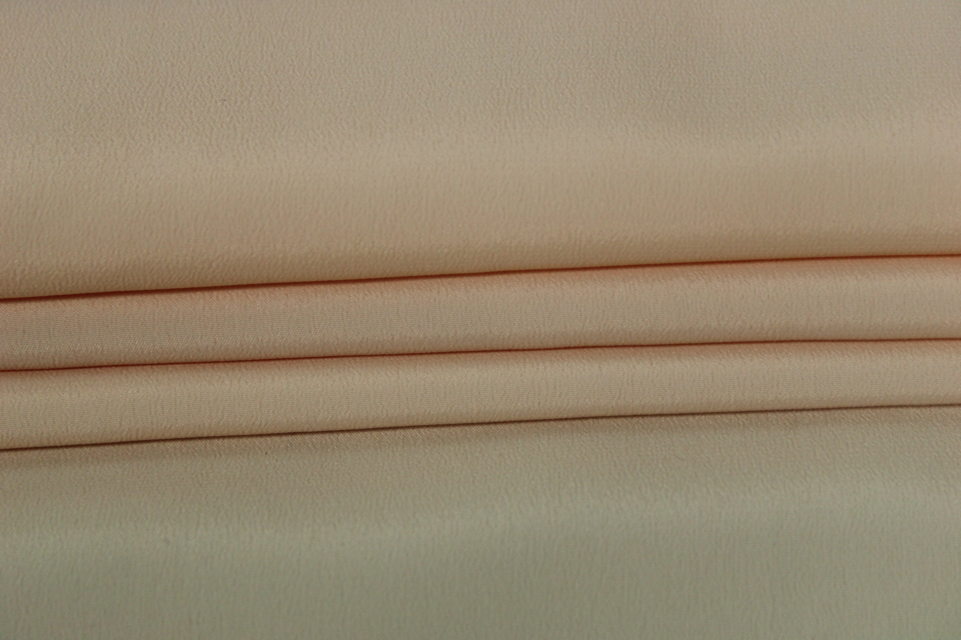 Tissu crêpe de chine en soie - nude - photo 2/3 | So Tissus