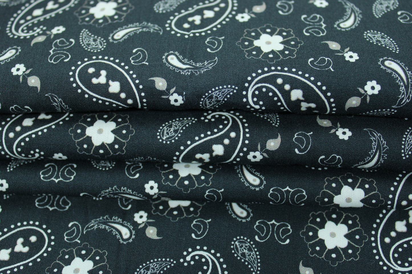 Tissu popeline coton - imprimé cachemire - ton gris noir - photo 2/5 | So Tissus