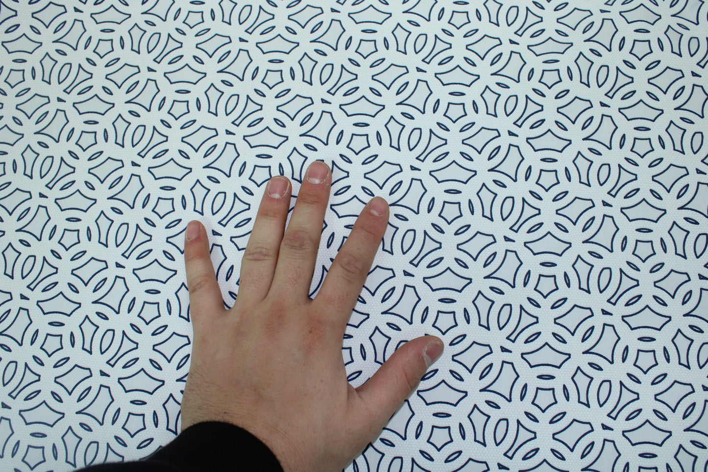 Tissu popeline de coton imprimé cercle - blanc et bleu - photo 4/5 | So Tissus
