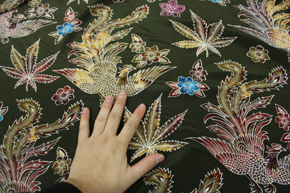 Tissu crêpe de chine 100% soie - imprimé paons et fleurs - photo 4/5 | So Tissus
