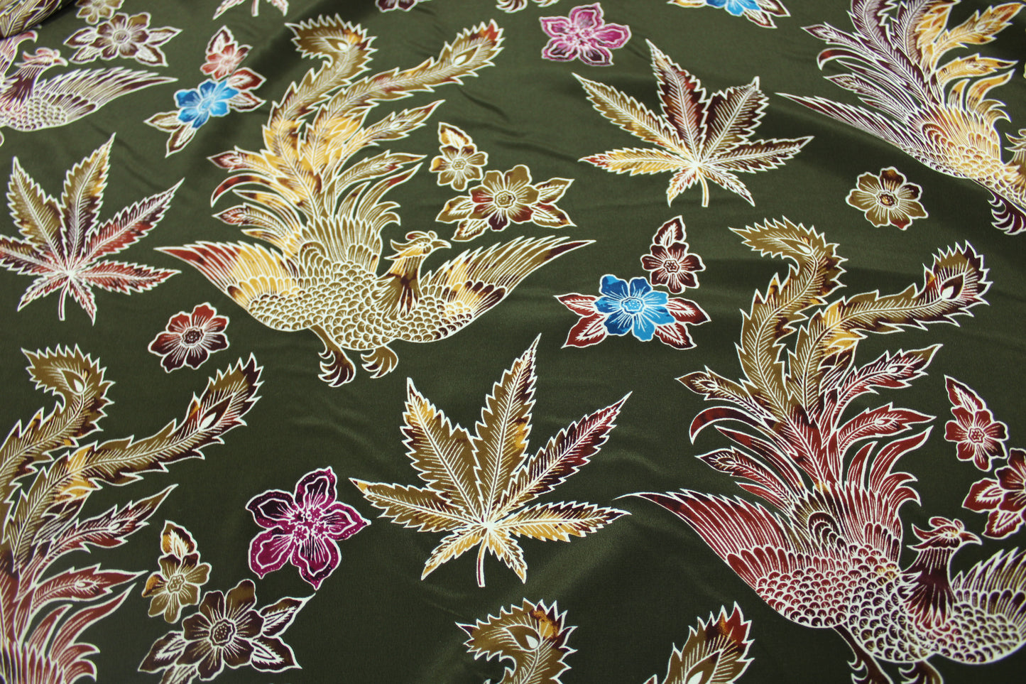 Tissu crêpe de chine 100% soie - imprimé paons et fleurs - photo 5/5 | So Tissus