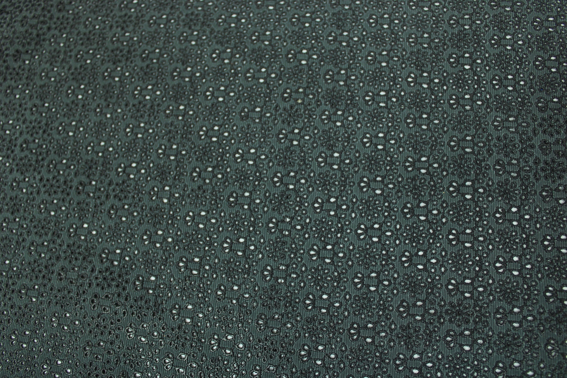 Tissu broderie anglaise épaisse - fleuri - noir - photo 5/5 | So Tissus