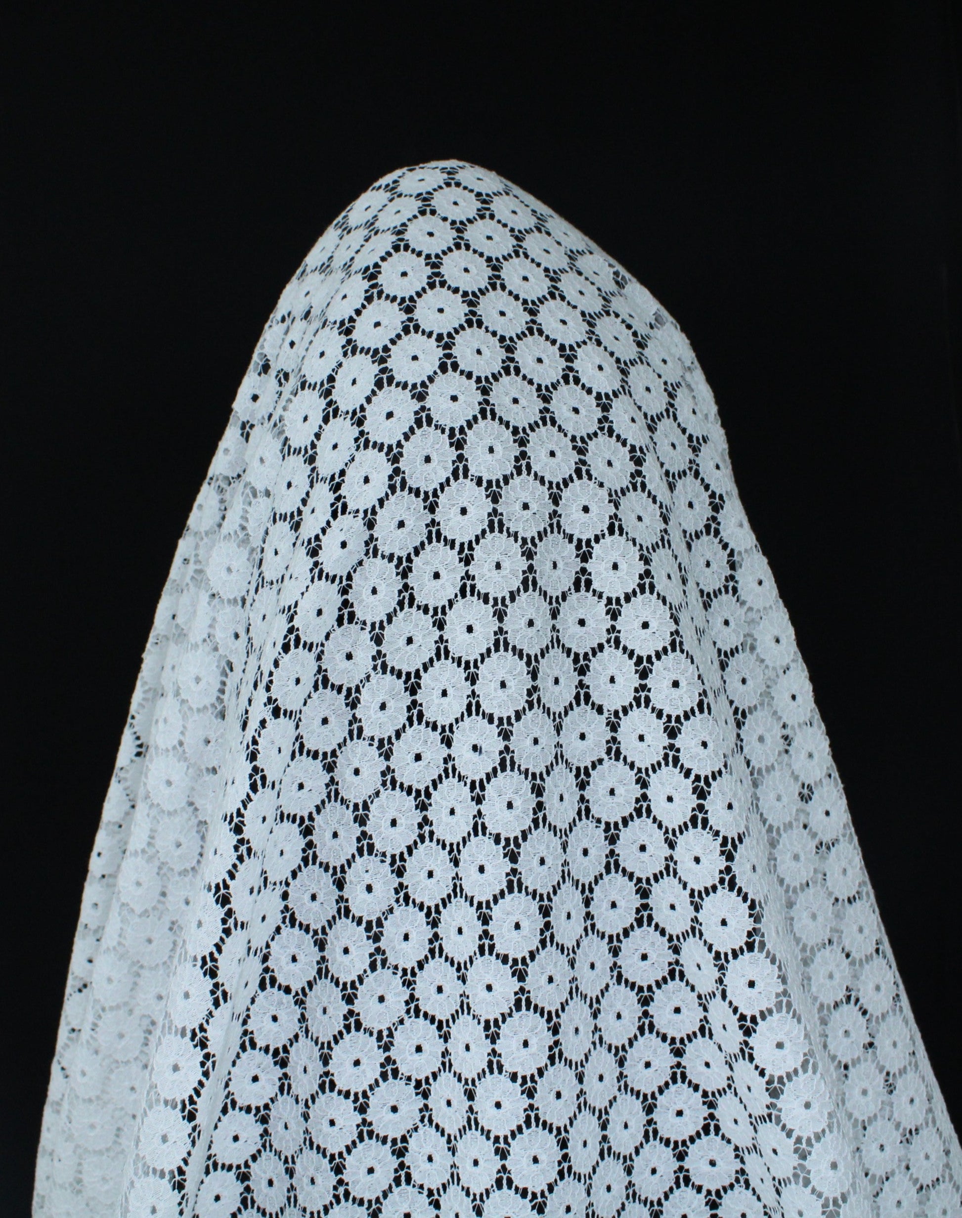 Tissu dentelle - motif circulaire - blanc - photo 3/5 | So Tissus