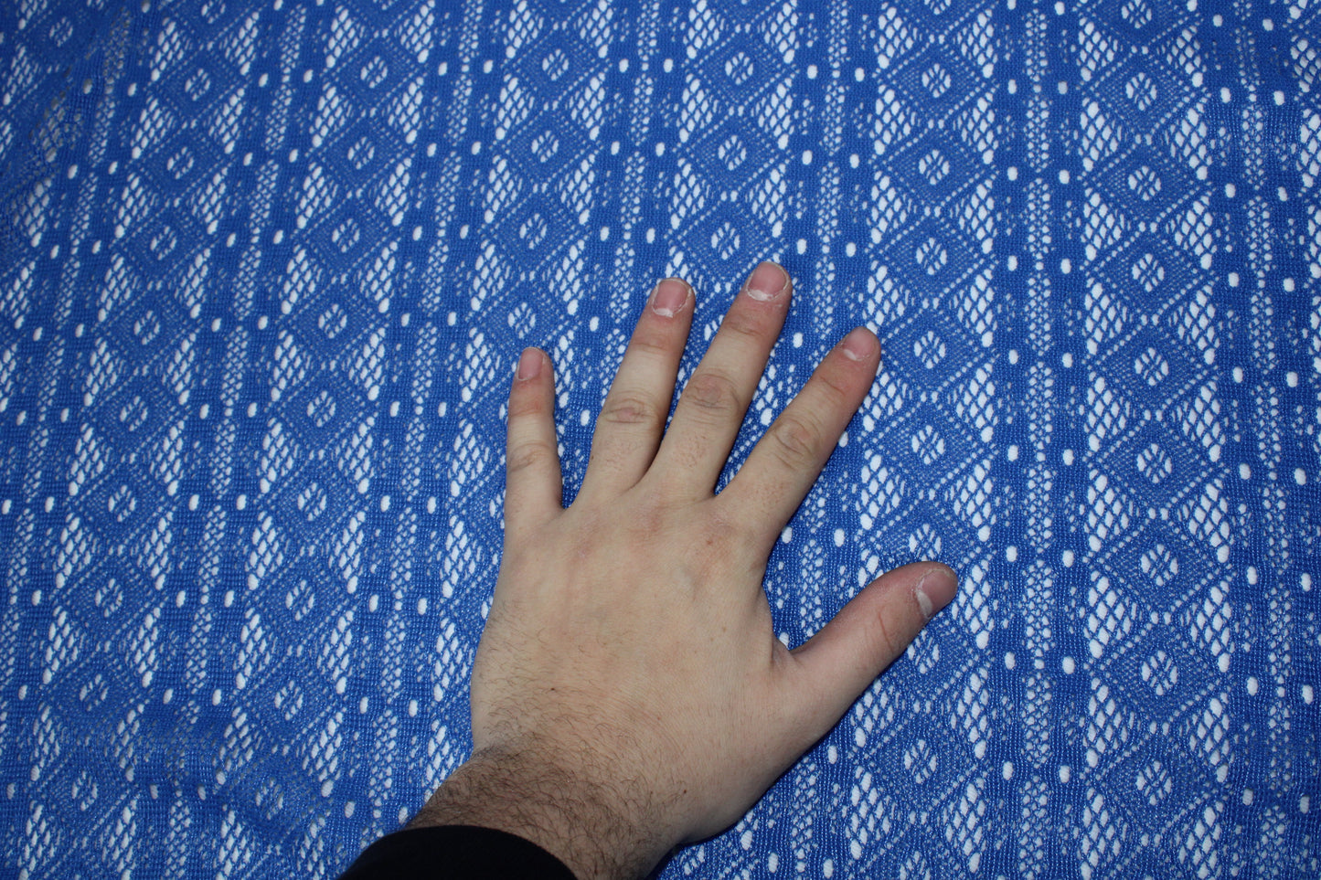 Tissu dentelle - bleu roi - photo 4/5 | So Tissus