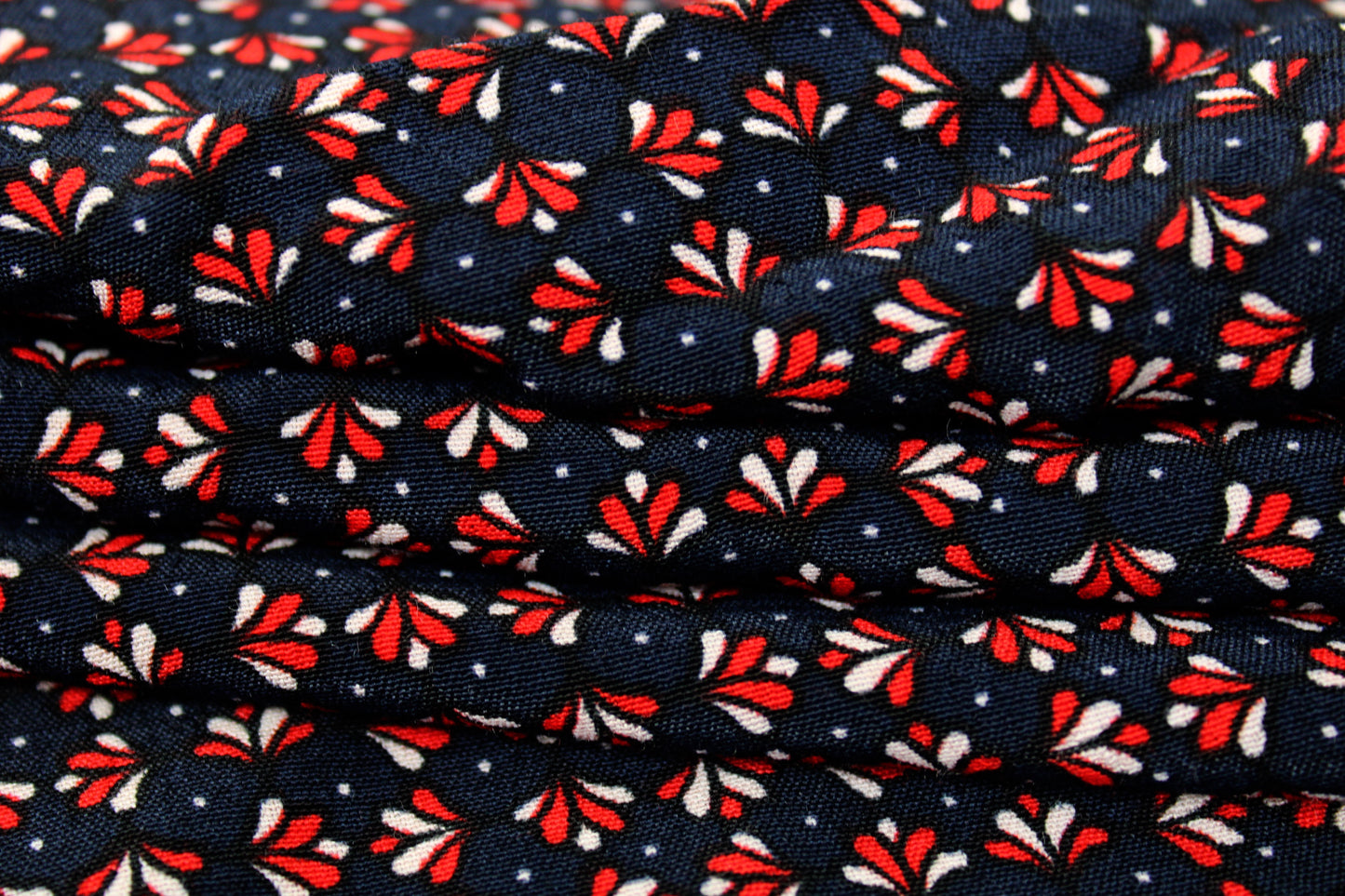 Tissu crêpe viscose - imprimé lotus abstrait - photo 2/5 | So Tissus