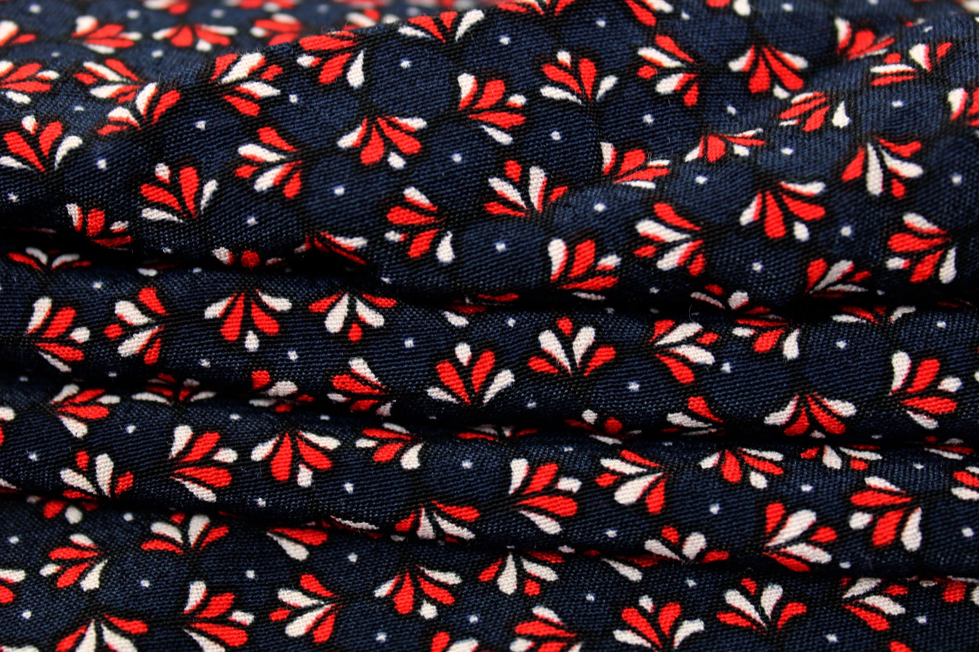 Tissu crêpe viscose - imprimé lotus abstrait - photo 2/5 | So Tissus