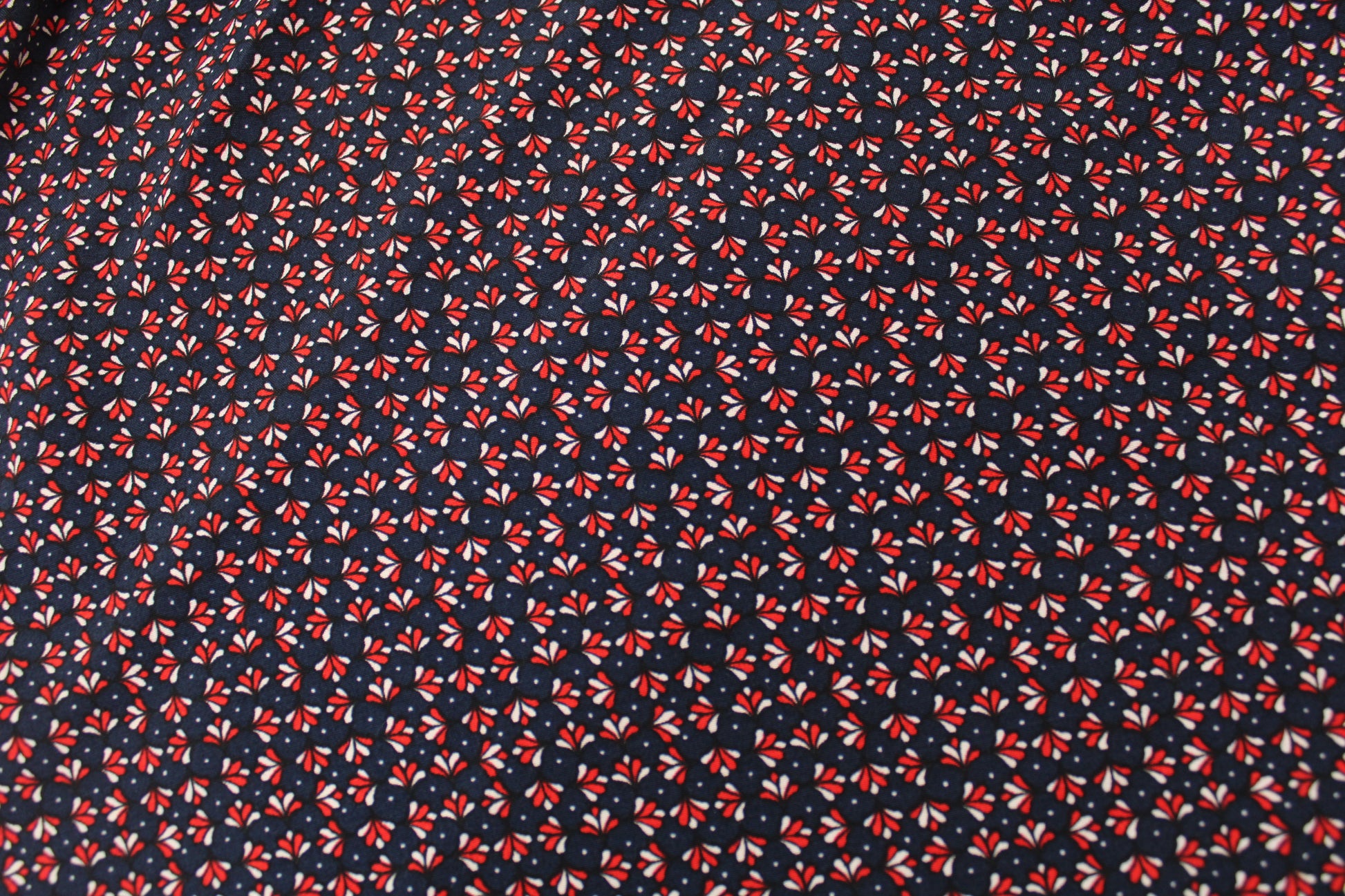 Tissu crêpe viscose - imprimé lotus abstrait - photo 5/5 | So Tissus