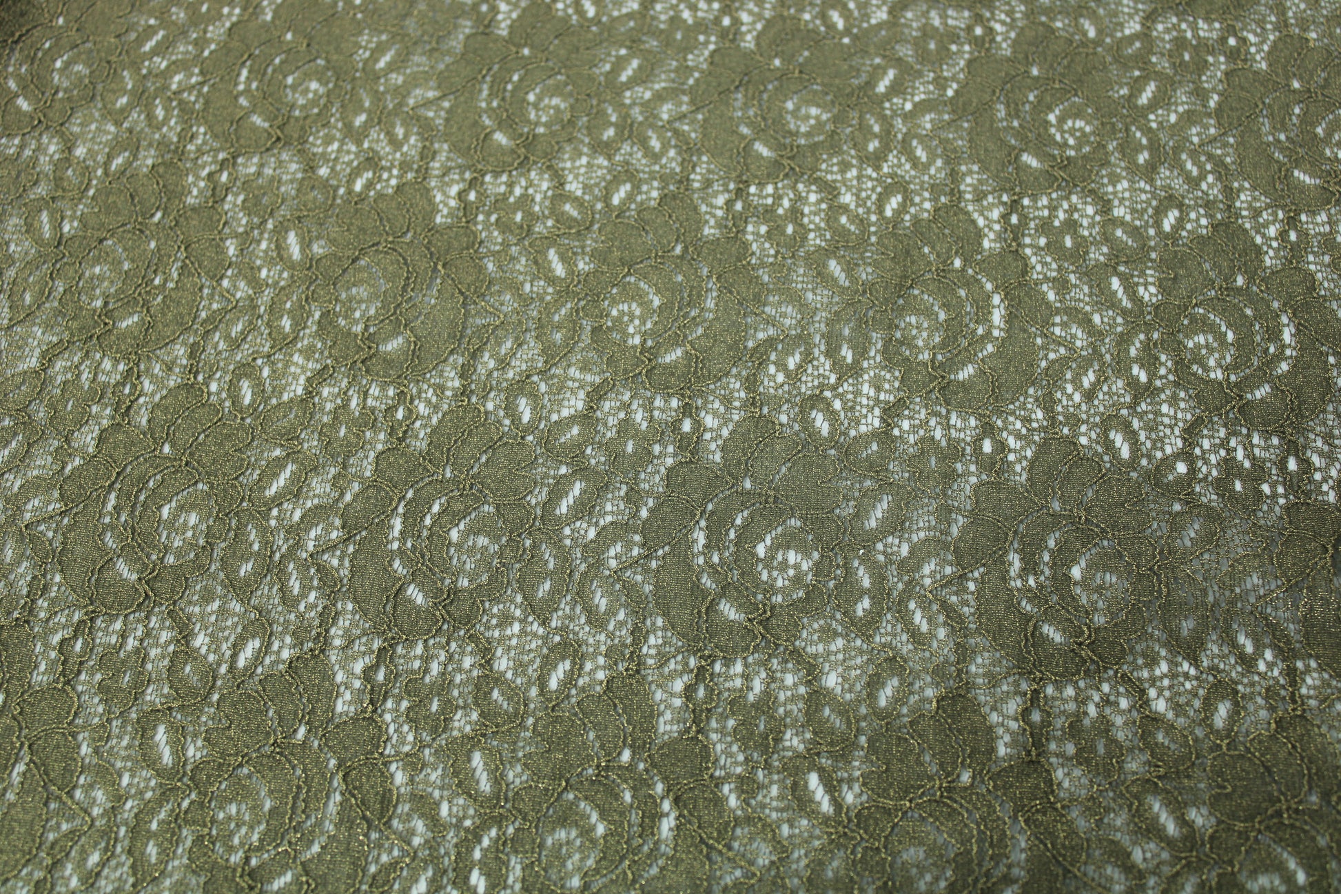 Tissu dentelle fleuri - kaki et doré - photo 5/5 | So Tissus