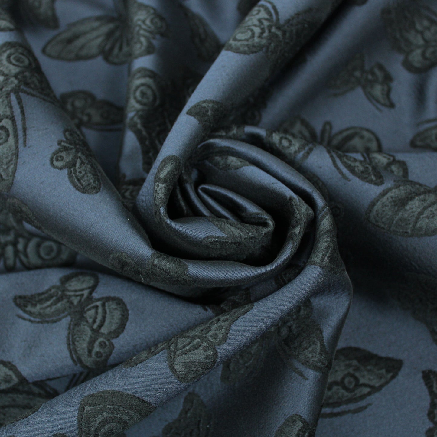 Tissu brocart motif papillons - ton bleu marine - photo 1/5 | So Tissus