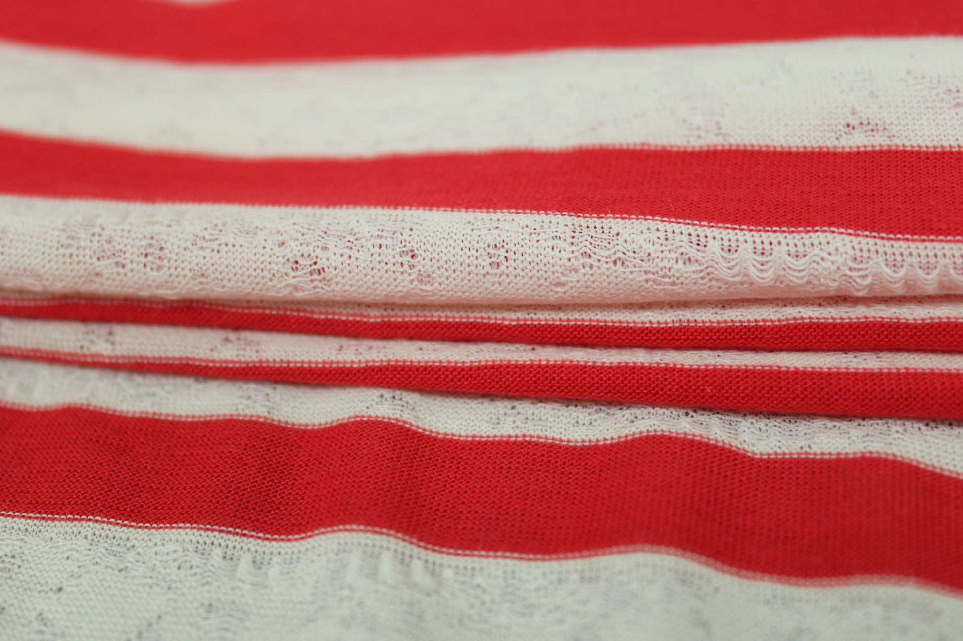Tissu maille jersey - à rayures - rouge et blanc - photo 2/5 | So Tissus