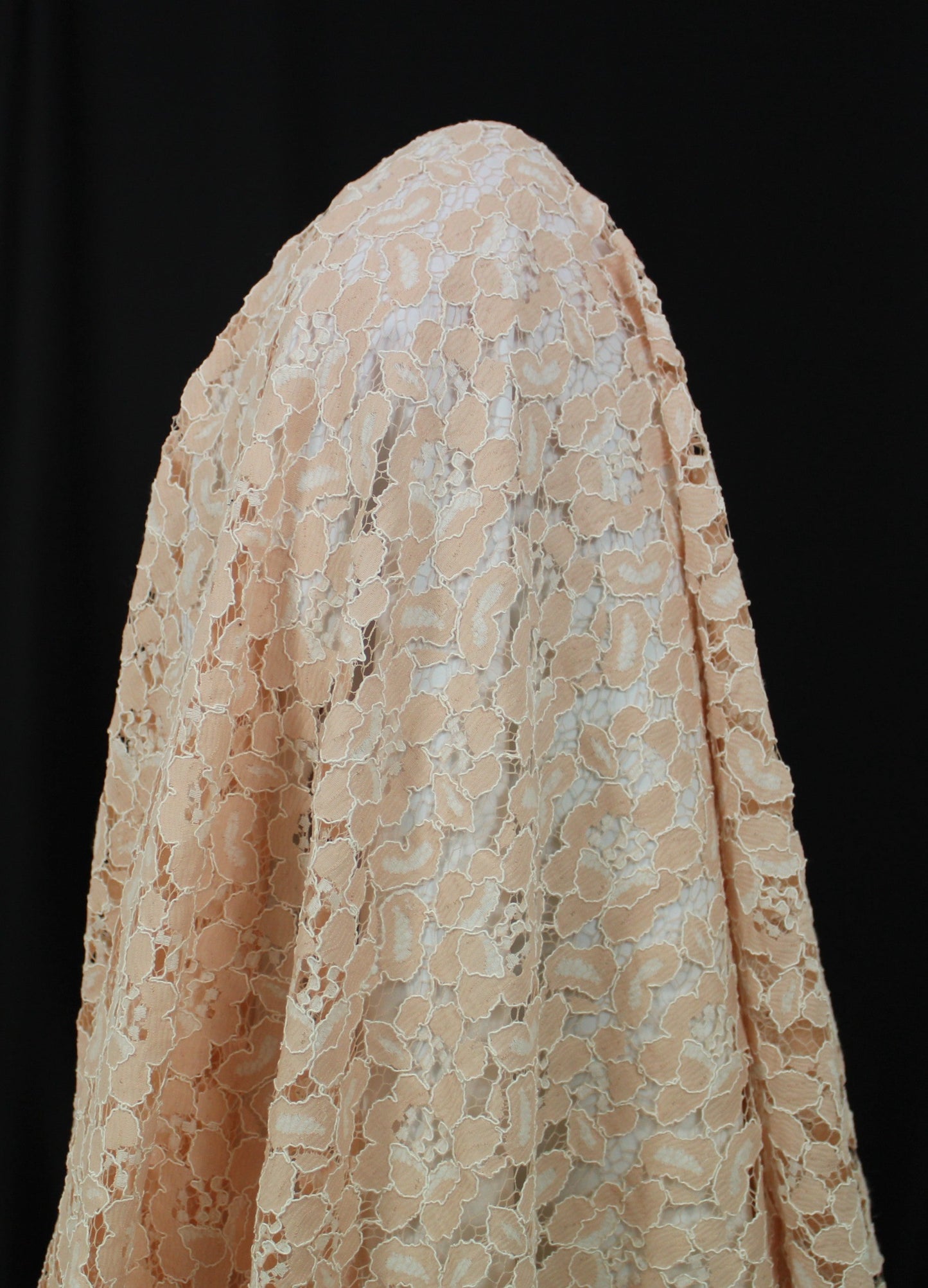 Tissu dentelle fleuri - rose pâle et blanc - photo 3/4 | So Tissus