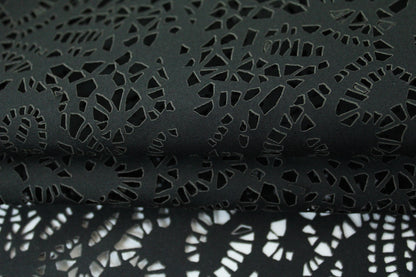 Tissu broderie anglaise au laser - noir - photo 2/5 | So Tissus