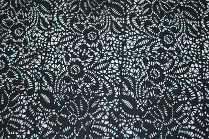 Tissu broderie anglaise au laser - noir - photo 5/5 | So Tissus