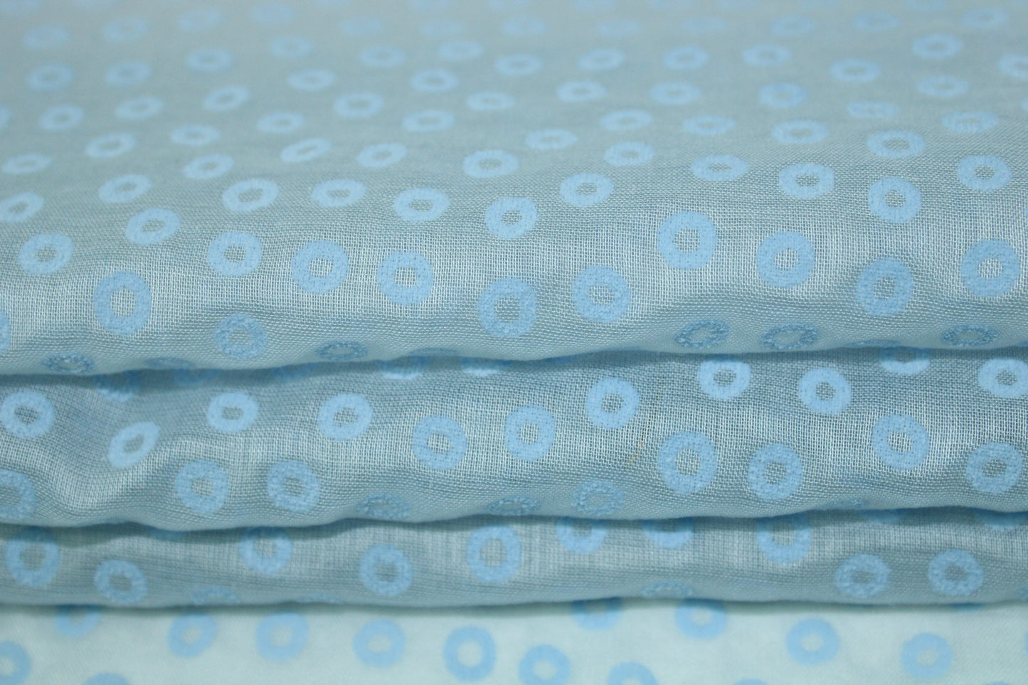 Tissu voile de coton - imprimé à pois - bleu ciel - photo 2/6 | So Tissus