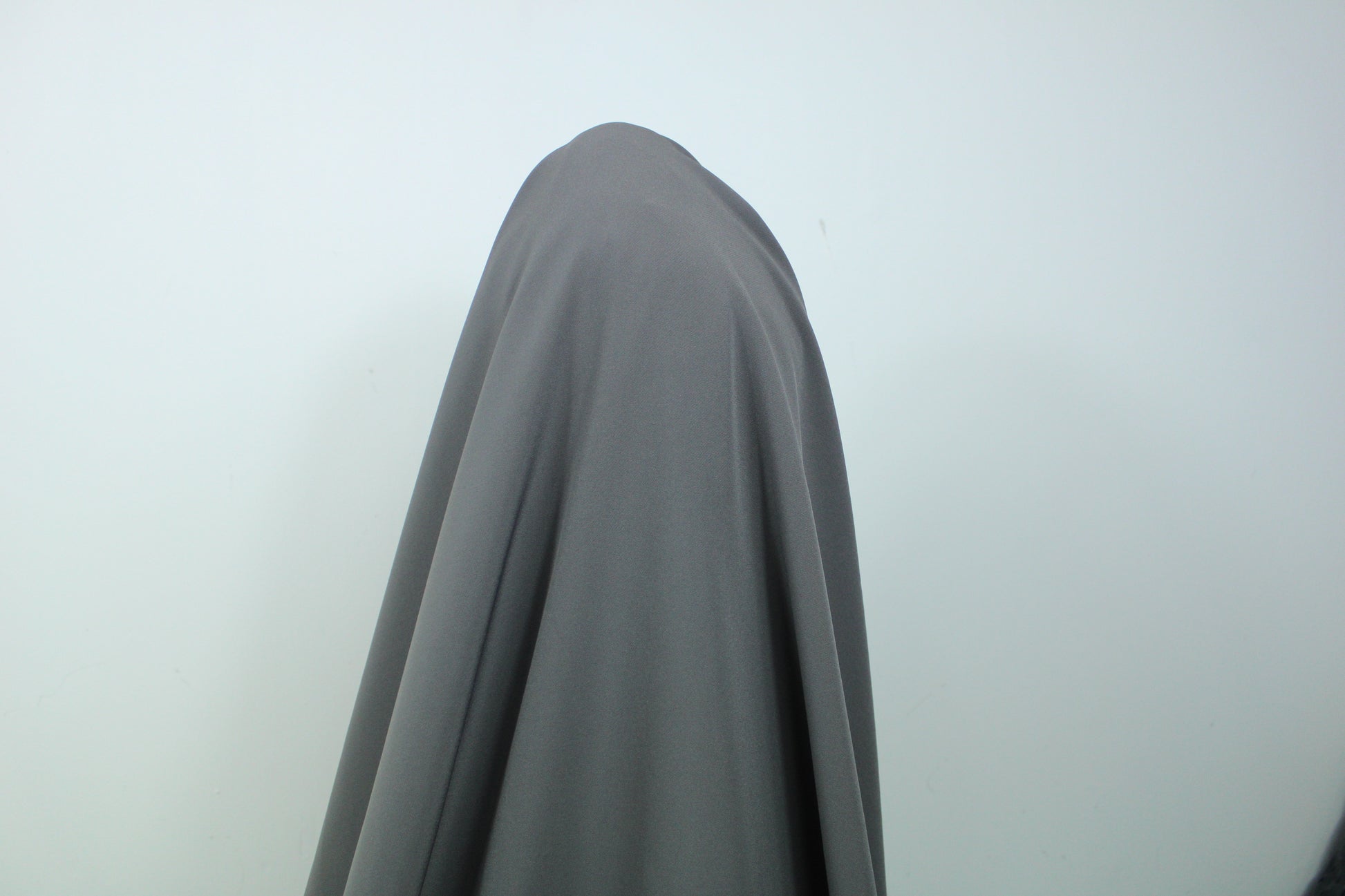 Tissu crêpe stretch - gris souris - photo 3/3 | So Tissus