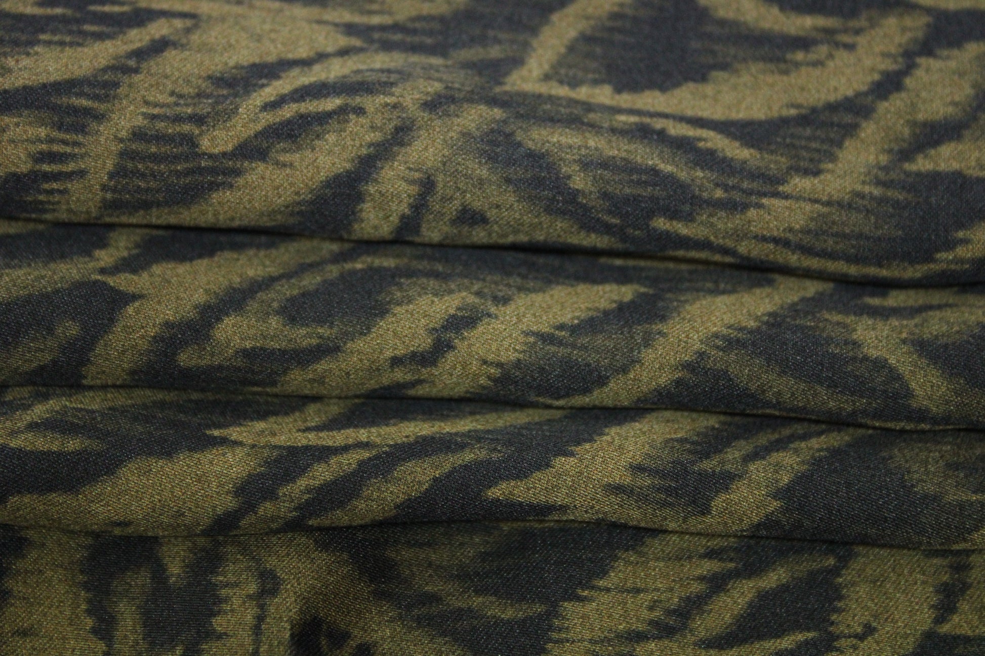 Tissu satin de coton et soie - imprimé camouflage - photo 2/4 | So Tissus