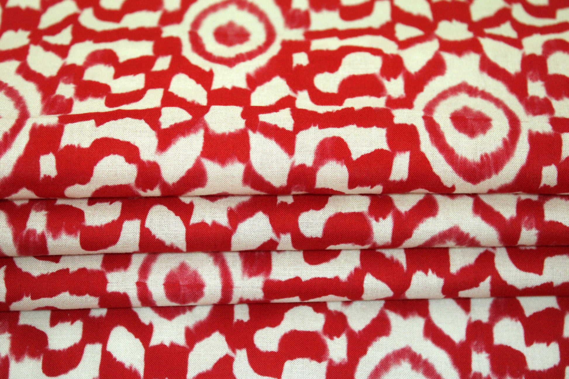 Coupon de 1,5 mètre - popeline coton - tie and dye - blanc et rouge - photo 2/5 | So Tissus