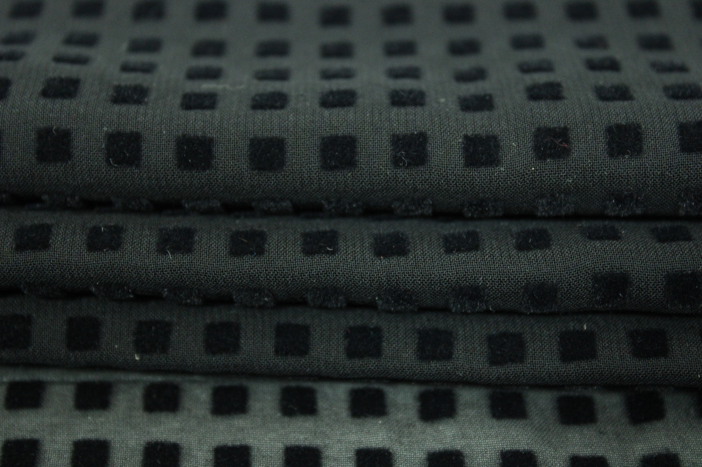 Tissu dévoré - motif géométrique - noir - photo 2/5 | So Tissus