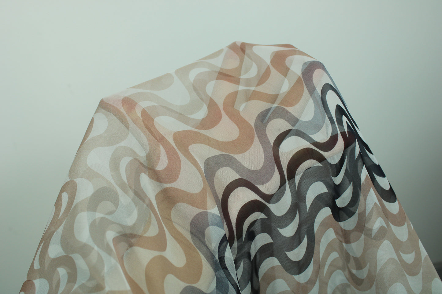 Tissu mousseline de soie- imprimé ondulation - photo 6/6 | So Tissus